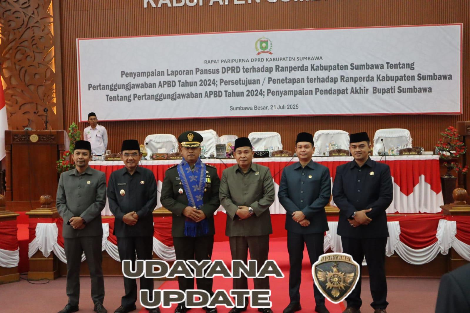 Dandim 1607 Terima Selendang Kehormatan dalam Rapat Paripurna DPRD Sumbawa