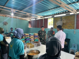 Dandim 1622/Alor Awasi Langsung Pemberian Makanan Tambahan Cegah Stunting
