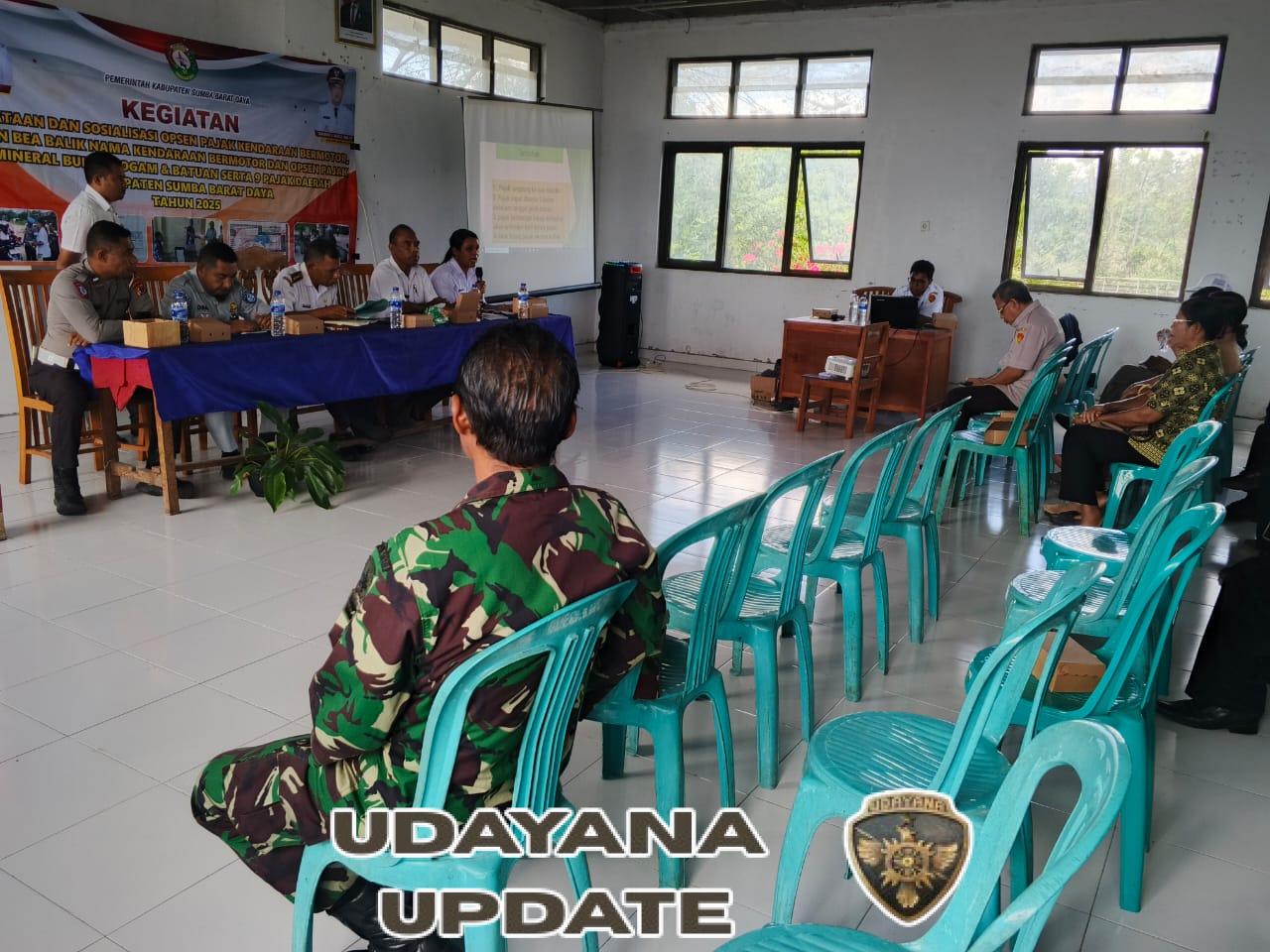 Babinsa Koramil 01/Laratama Perkuat Sinergi Lewat Sosialisasi Opsen PKB dan BBNKB