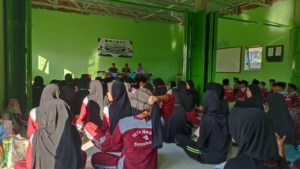 Babinsa Koramil Empang Tanamkan Semangat Bela Negara kepada Siswa MTsN 4 Sumbawa