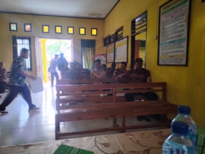 TNI dan Linmas Bersinergi, Babinsa Sukadamai Tingkatkan Kapasitas Pengamanan Desa