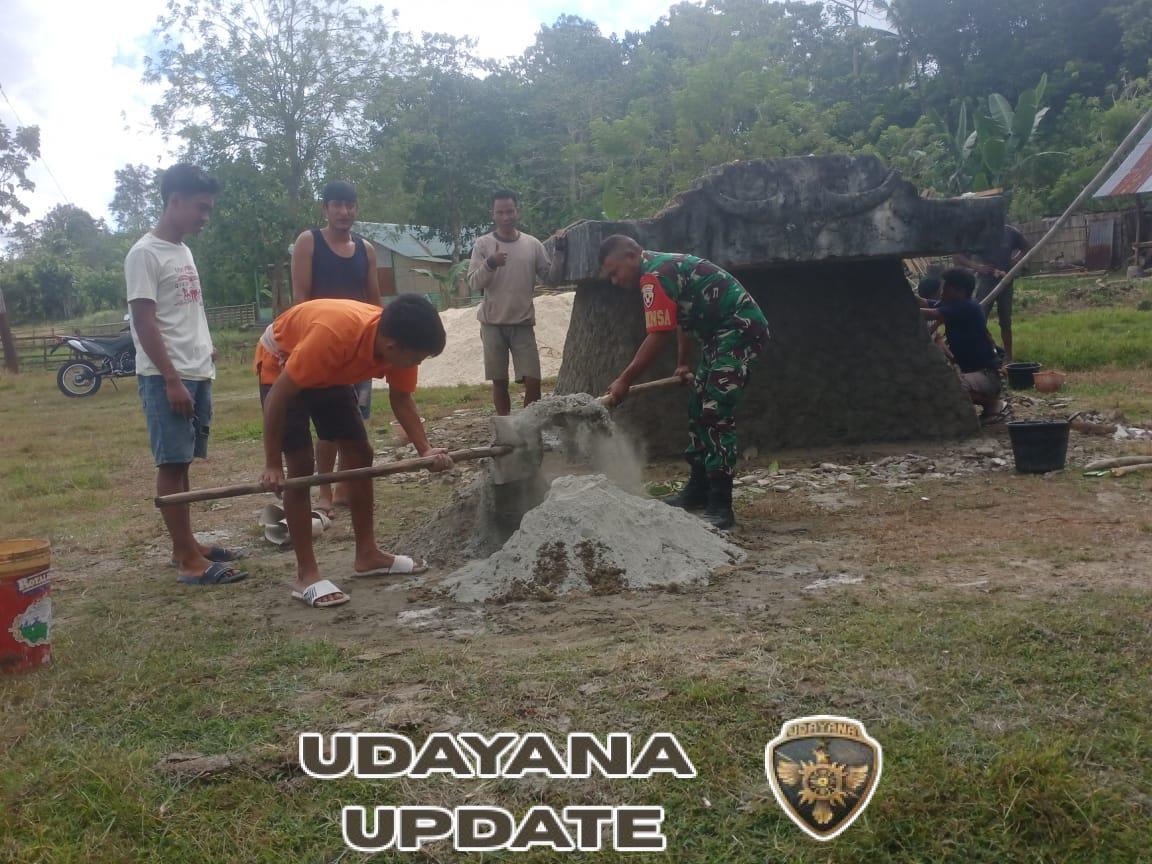 Peduli Lingkungan dan Sosial, Babinsa Loli Turun Tangan Perbaiki Kuburan Warga