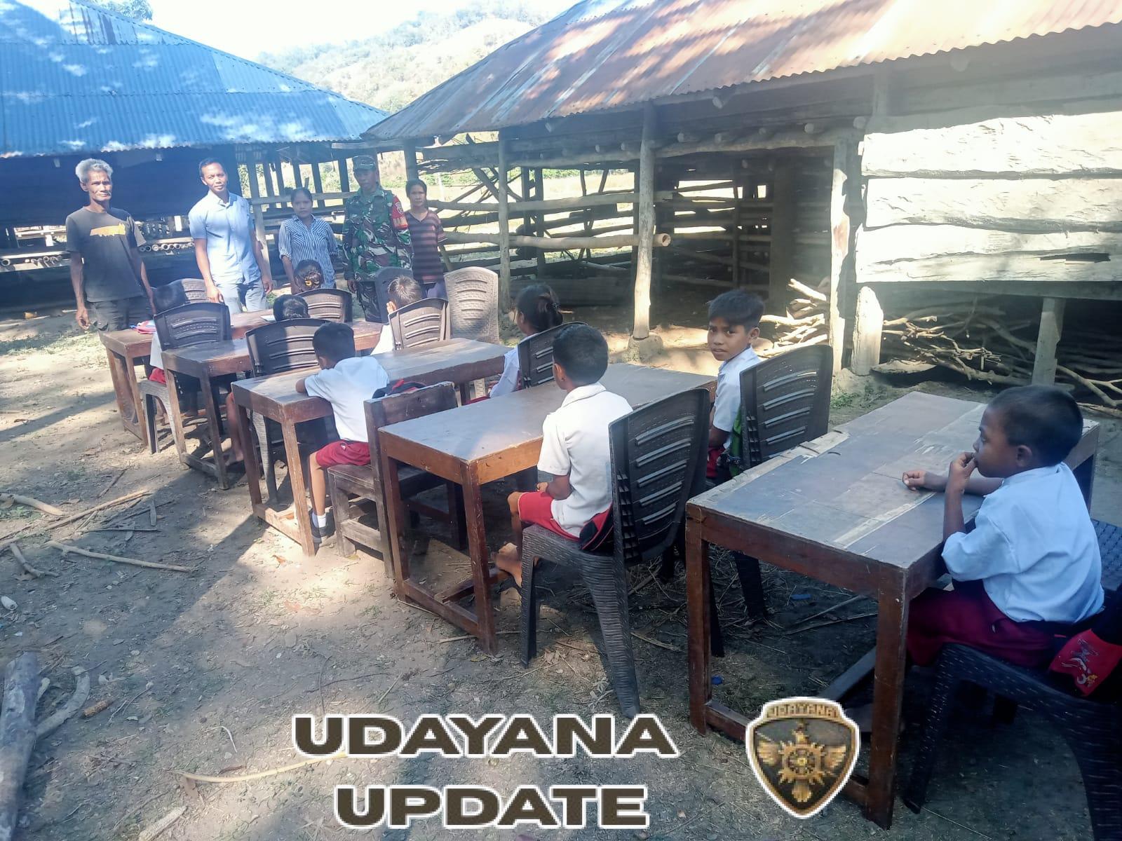 Babinsa Katikutana Bantu Guru Mengajar di Sekolah Paralel, Bangun Semangat Belajar Siswa