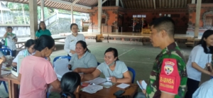 Peduli Kesehatan Warga Binaan, Babinsa Pesinggahan Aktif Dampingi Posyandu