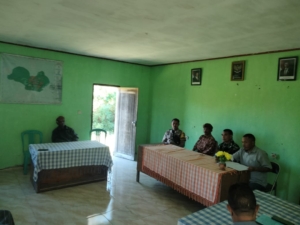 Babinsa Koramil 1612-01/Ruteng Fasilitasi Mediasi Sengketa Tanah Warga di Satar Ngkeling