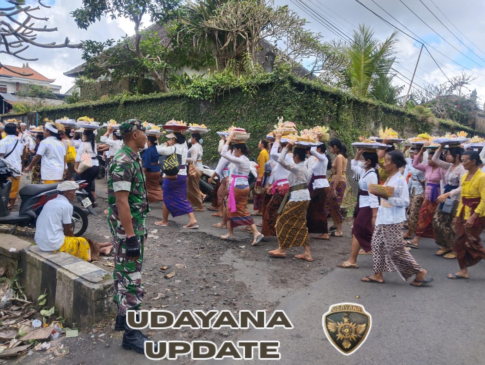 Babinsa Desa Demulih Laksanakan Pengamanan Upacara Pitra Yadnya