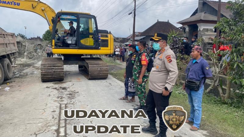 Langkah Cepat, Babinsa Kayubihi Bantu Penanganan Kecelakaan yang Terjadi di Wilayah