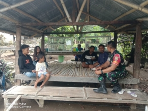 Hadir di Tengah Masyarakat, Babinsa Faisal  Idrus Laksanakan Monitoring Wilayah