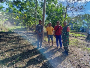 Wujudkan Kemanunggalan TNI-Rakyat, Babinsa Sapa Warga Fataatu Timur Lewat Komsos