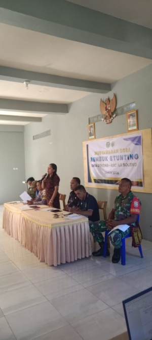 Babinsa Bersama Warga Bahas Langkah Atasi Stunting di Desa Doken