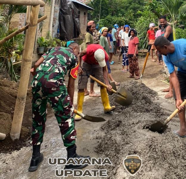 Babinsa Koramil 1624-02/Adonara Bantu Warga Semenisasi Jalan Lingkungan