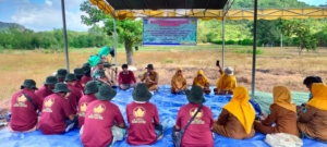 Sinergi Babinsa Koramil 1614-03/Hu’u dan PPL Bina Petani Tembakau So Jati Lewat Sekolah Lapang