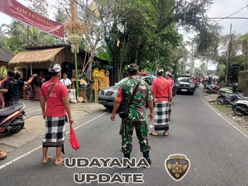 Sinergitas Babinsa, Bhabinkamtibmas, dan Pecalang Wujudkan Keamanan Upacara Adat Ngaben Massal di Ubud
