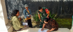 Dengan Pendampingan Babinsa Koramil Nusa Penida, Pencairan BLT DD di Tiga Desa Berhasil Sukses