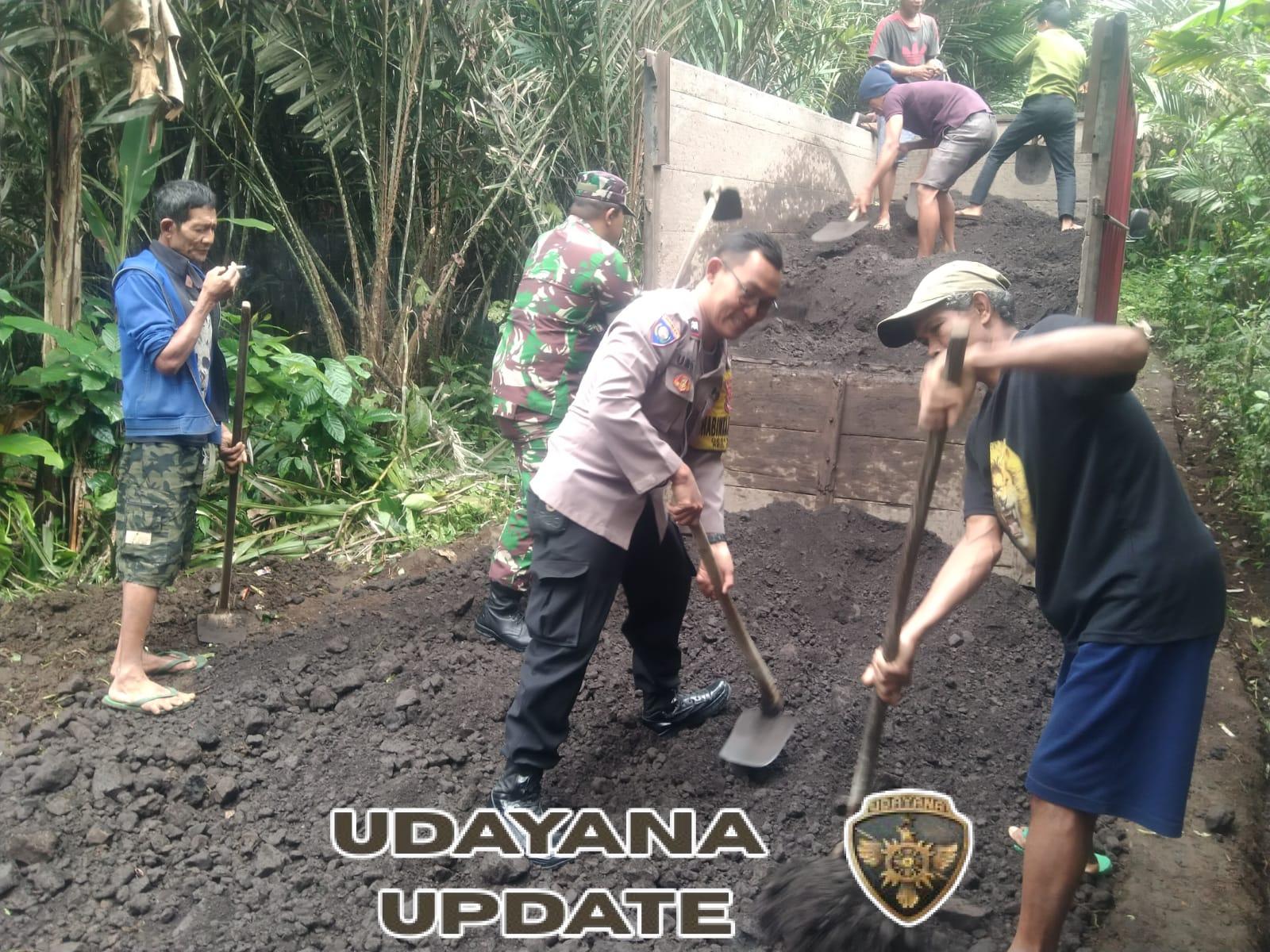 Babinsa Desa Duda Bersama Warga Perbaiki Jalan Usaha Tani untuk Meningkatkan Aksesibilitas