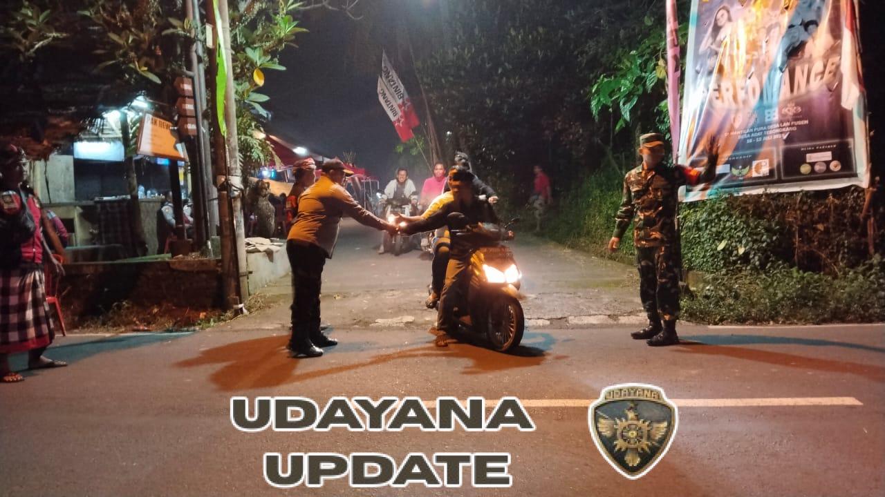 Wujud Sinergi, Babinsa Koramil Ubud Amankan Warung Bazzar STT Dharma Santika