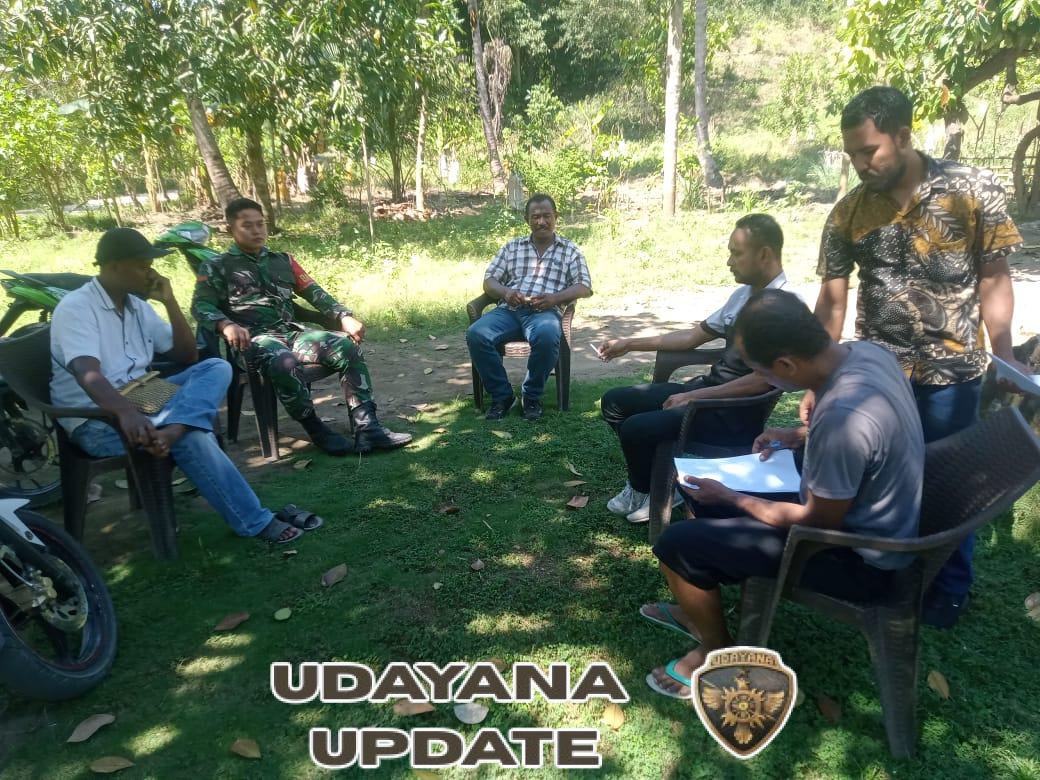 Wujudkan Kamtibmas, Babinsa Dampingi Warga dalam Kegiatan Komsos dan Monitoring Wilayah