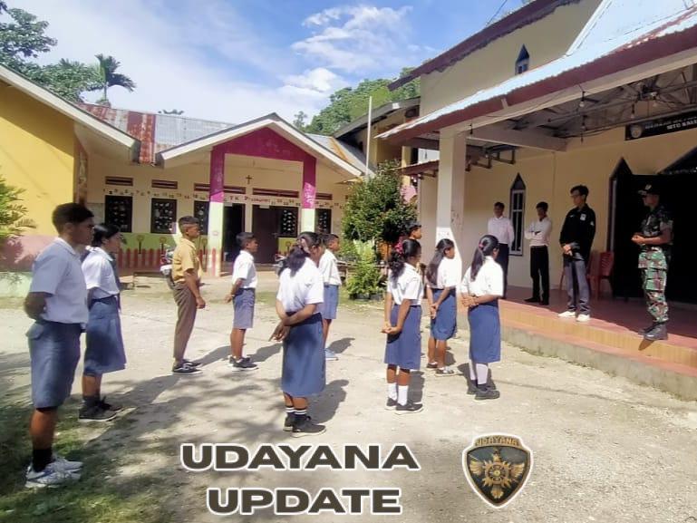 Babinsa Koramil Loli Dampingi Siswa SMK Kalembu Kuni dalam Latihan PBB