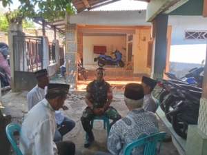 Komsos Babinsa Woha: Wujudkan Lingkungan Aman, Bersih, dan Harmonis