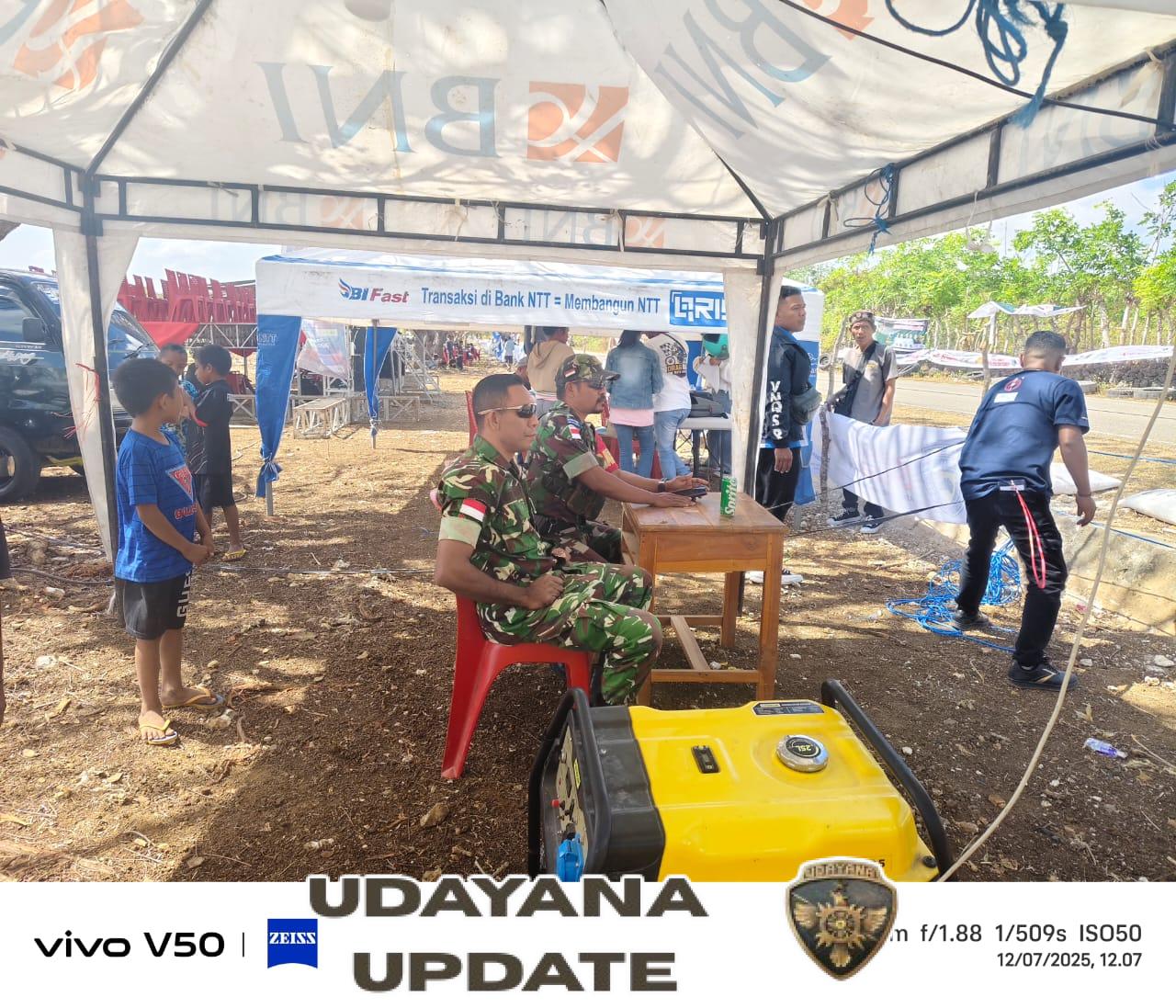 Babinsa Rote Barat Laut Hadir Aktif di Tengah Riuhnya Drag Bike 2025