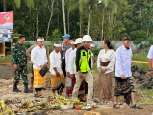 Dikawal TNI Dan Polri, Bupati Klungkung Gelar Peletakan Batu Pertama Pembangunan Gedung VIP Kelas 1 RSU Gema Santi