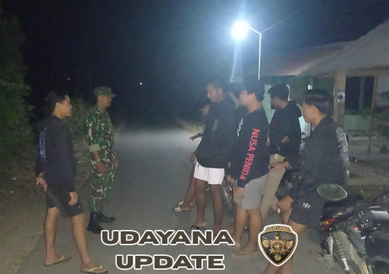 Ronda Malam Babinsa Dorokobo: Membangun Kesadaran Remaja tentang Bahaya Geng Motor dan Penyalahgunaan Narkoba