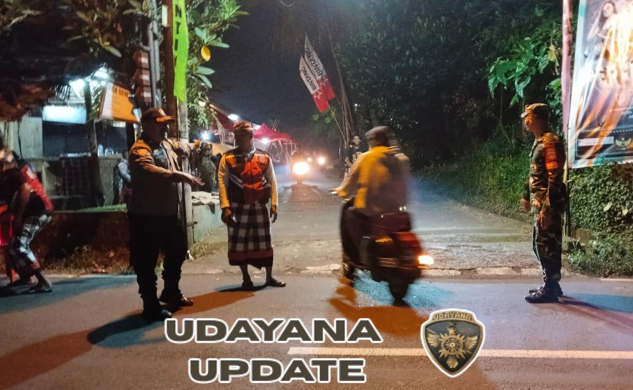 Babinsa Koramil 1616-02/Ubud Kawal Ketertiban Bazzar Duduk Tebongkang
