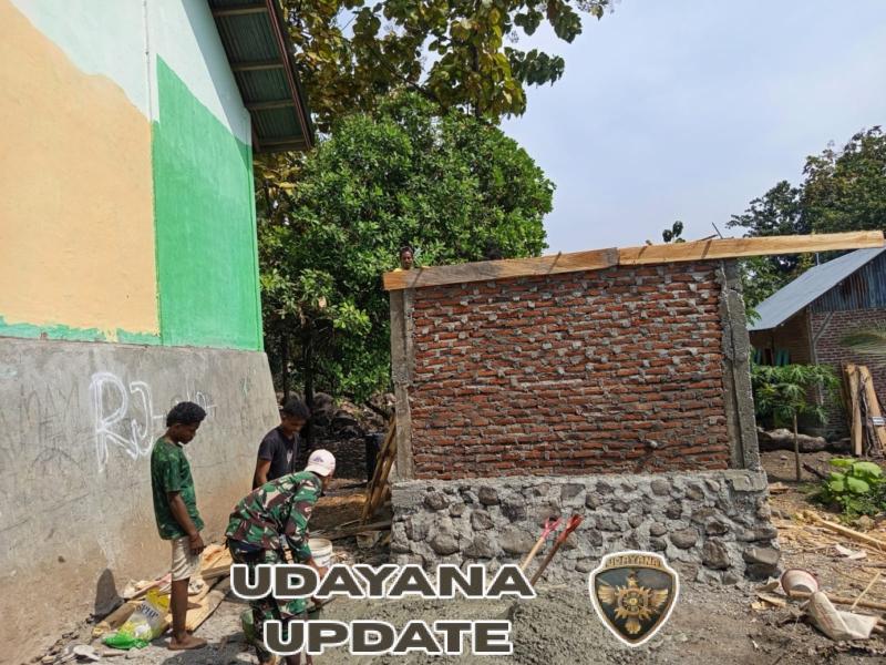 Tingkatkan Akses Air, Babinsa Alor Bantu Warga Bangun Bak Sumur Bor