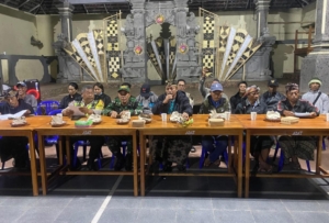 Babinsa Desa Sanda Terlibat Aktif dalam Rapat HUT STT, Mendorong Kepemudaan yang Berprestasi