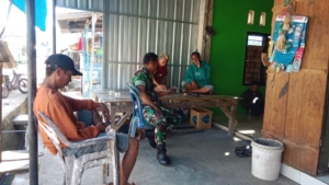 Babinsa Kodim 1628/SB Aktif Laksanakan Pengamanan dan Komsos di Wilayah Binaan