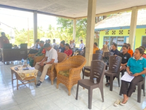 Sinergi TNI dan Warga Desa: Babinsa 1603-04/Kewapante Hadiri Musdes APBDes 2025