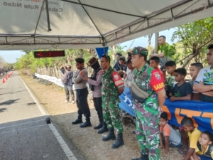 TNI dan Polri Amankan Kegiatan Drag Bike Rote Ndao 2025 Berjalan Tertib dan Meriah