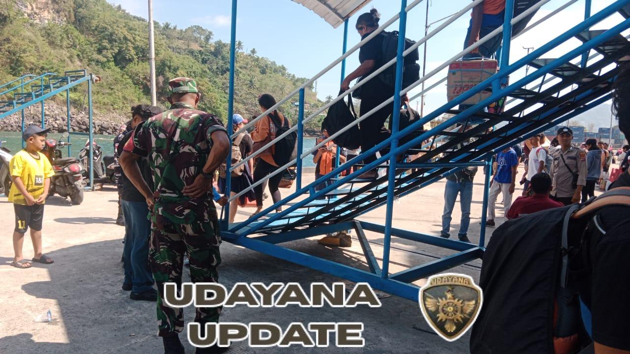 Babinsa Koramil 1602-01/Ende Laksanakan Monitoring dan Pengamanan Kedatangan KM LAWIT di Pelabuhan IPPI Ende