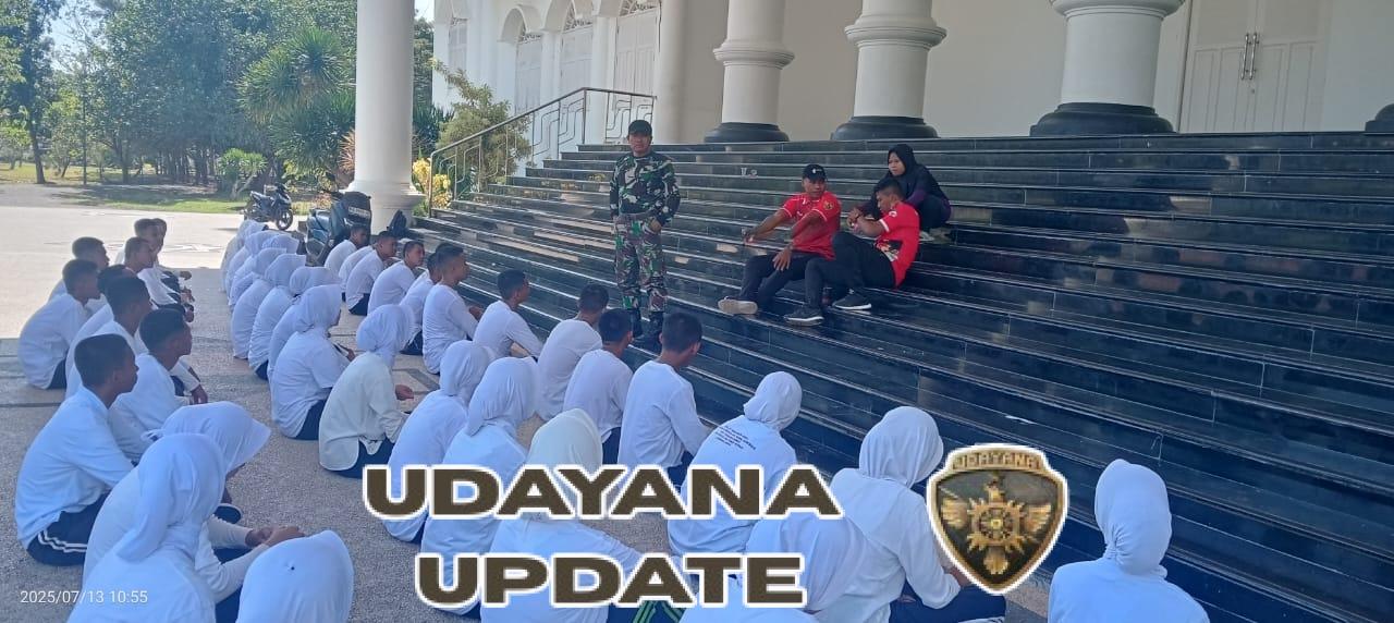 Babinsa Koramil Sekongkang Aktif Laksanakan Komsos, Rekrut Paskibraka, dan Bantu Warga di Lapangan