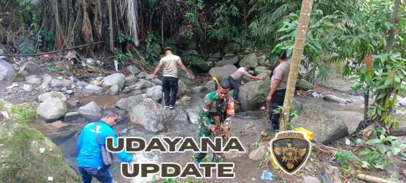 TNI-Polri Kompak, Bersihkan Kali Manulondo Demi Lingkungan Bersih