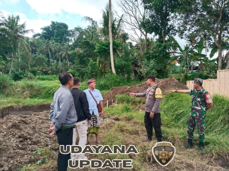 Babinsa Koramil 1616-01/Samplangan Fasilitasi Dialog Warga Terkait Penolakan Pendirian Tower