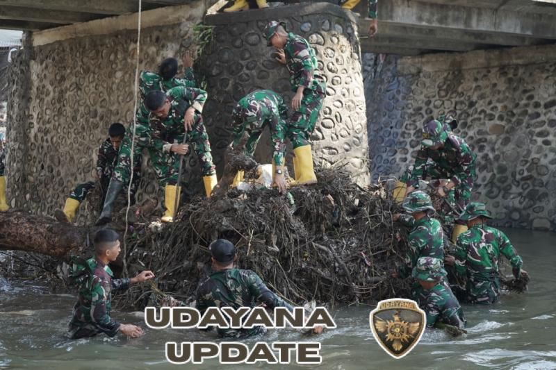 Aksi Bersama Korem 162/Wira Bhakti: Korve Sampah Pasca Banjir di Kota Mataram