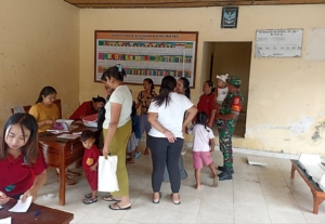 Yakinkan Balita Mendapat Pelayanan Maksimal, Babinsa Bangbang Pantau Kegiatan Posyandu