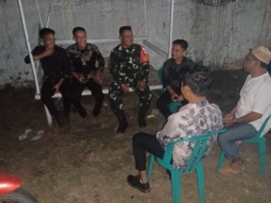 Patroli Malam Babinsa Koramil Hu’u: Langkah Konkret Cegah Gangguan Keamanan