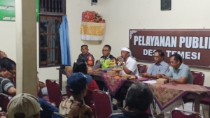 Babinsa Koramil Gianyar Aktif Dukung Solusi Lingkungan Berbasis Kolaborasi di Desa Temesi