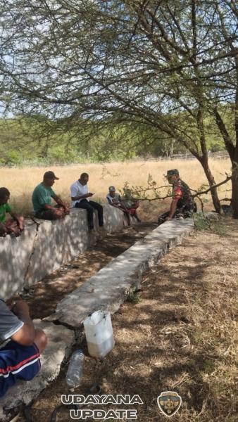 Babinsa Koramil Pantai Baru Fasilitasi Mediasi Adat Terkait Gangguan Hewan di Kebun Warga Serubeba