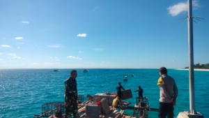 Sinergi TNI-Polri: Babinsa dan Bhabinkamtibmas Tinjau Dermaga Rusak di Ndao Nuse