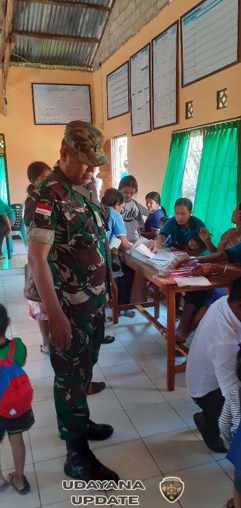 Babinsa Batutua Dampingi Kegiatan Posyandu di Dusun Oenitas