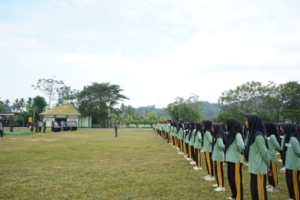 Kodim 1628/Sumbawa Barat Latih Disiplin dan Mental Siswa SMKN 1 Taliwang