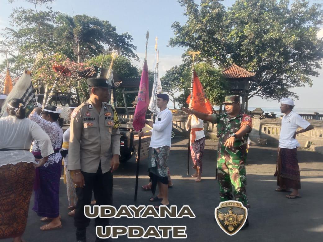 Babinsa Takmung Kawal Upacara Keagamaan