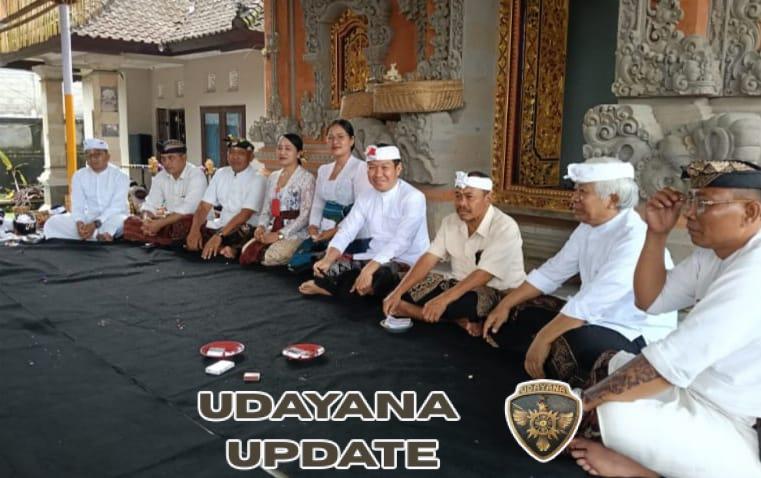 Babinsa Desa Pengiangan Hadiri Upacara Malik Sumpah dan Pedudusan Alit di Pura Catur Desa Adat Pengiangan Kawan