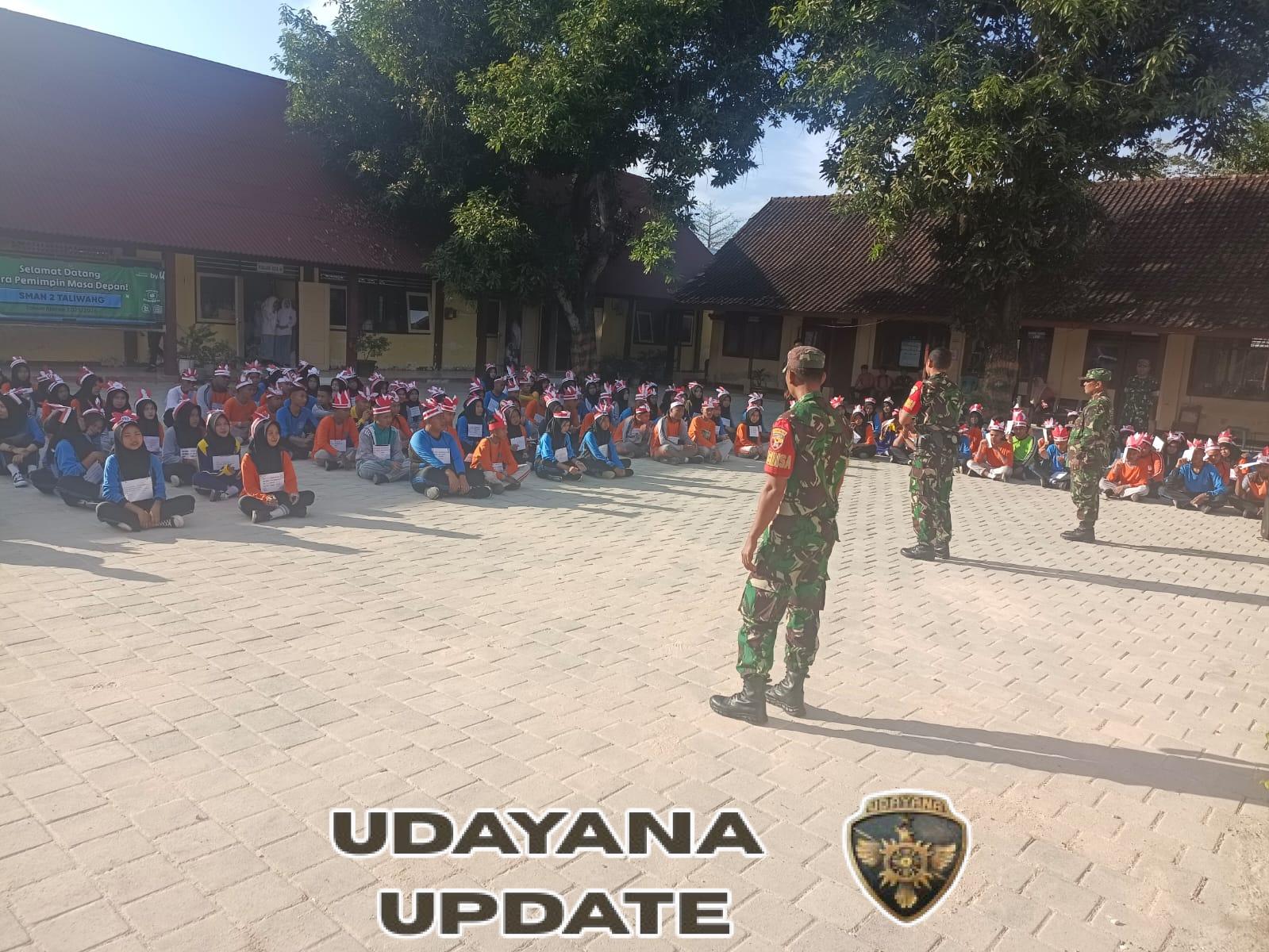 Koramil 1628-01/Taliwang Tanamkan Disiplin dan Jiwa Nasionalisme pada MPLS SMAN 2 Taliwang