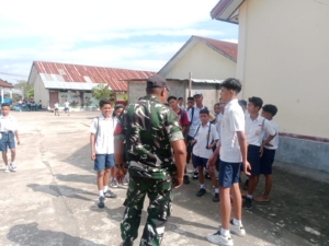 Babinsa Ramil 1602-01/Ende Gelar Monitoring Komsos dan Pamwil di SMP Cristoregi