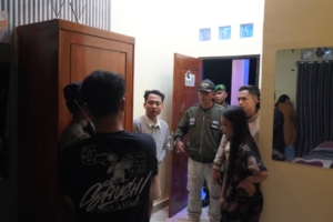 Operasi Gabungan TNI, BNN, dan Sat Pol PP di Sumbawa Barat. Delapan Orang Positif Narkoba Diamankan