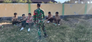 Babinsa 1607-04/Alas Motivasi Siswa Gontar Baru untuk Disiplin dan Semangat Belajar